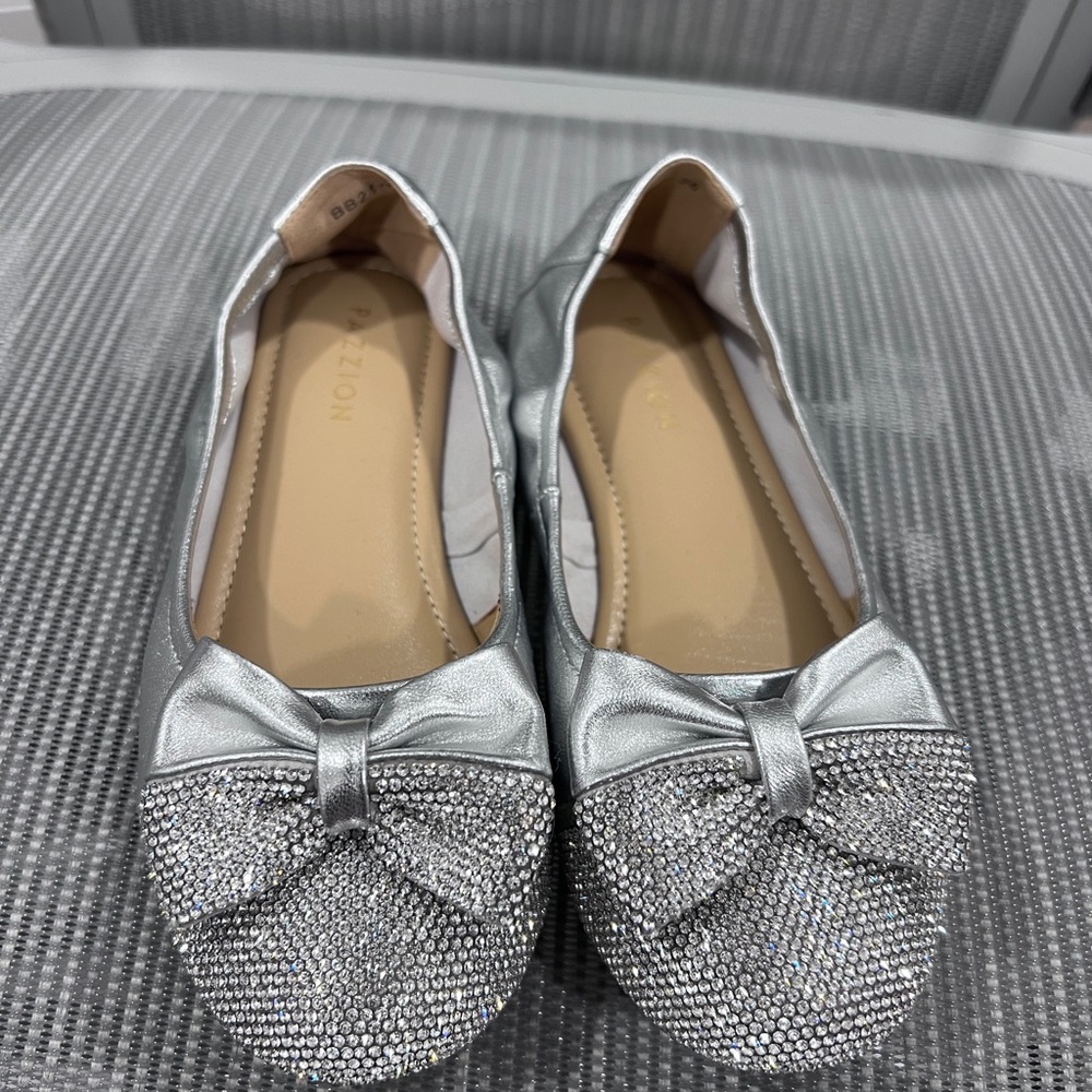 Kid‘s Pazzion dress shoes size 9.5 Lambskin